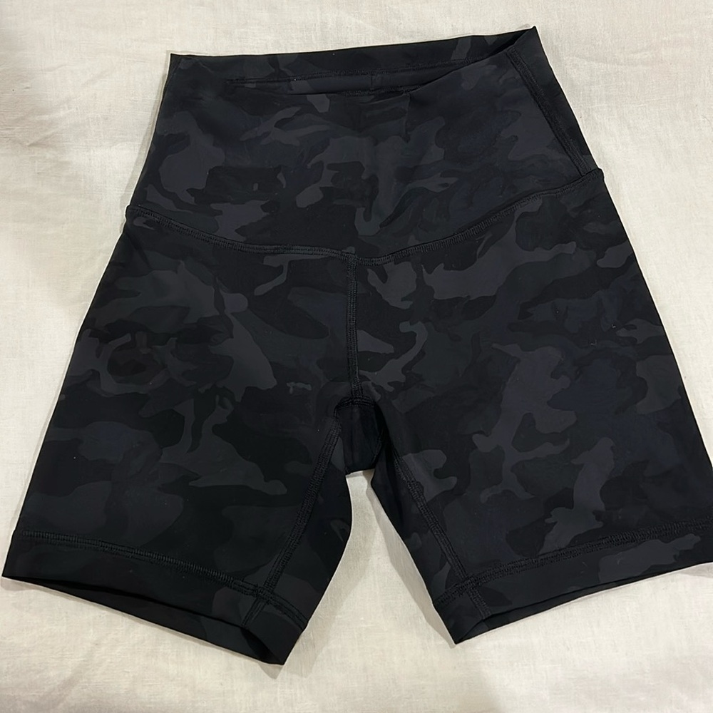 Lulu lemon camo 6 inch biker shorts